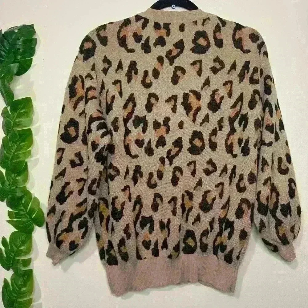 Leopard print sweater small